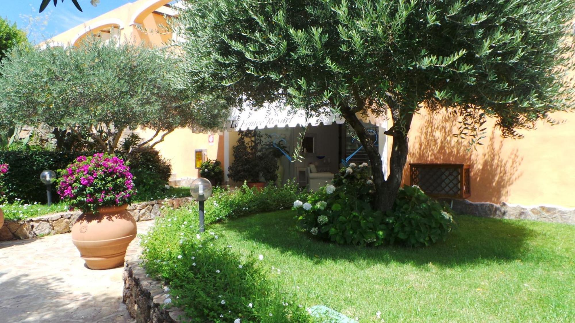 La Fenice Resort Олбия Екстериор снимка