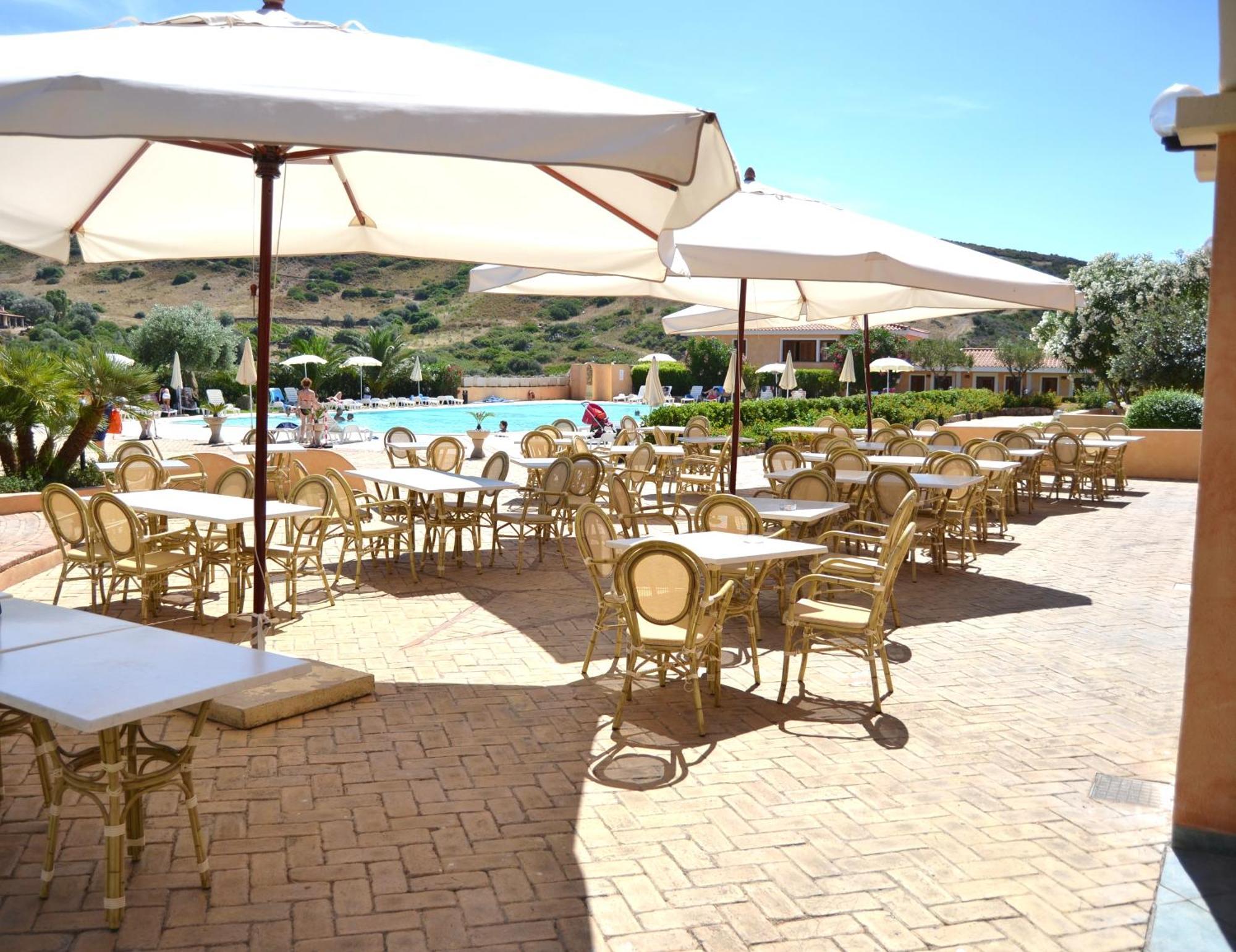 La Fenice Resort Олбия Екстериор снимка