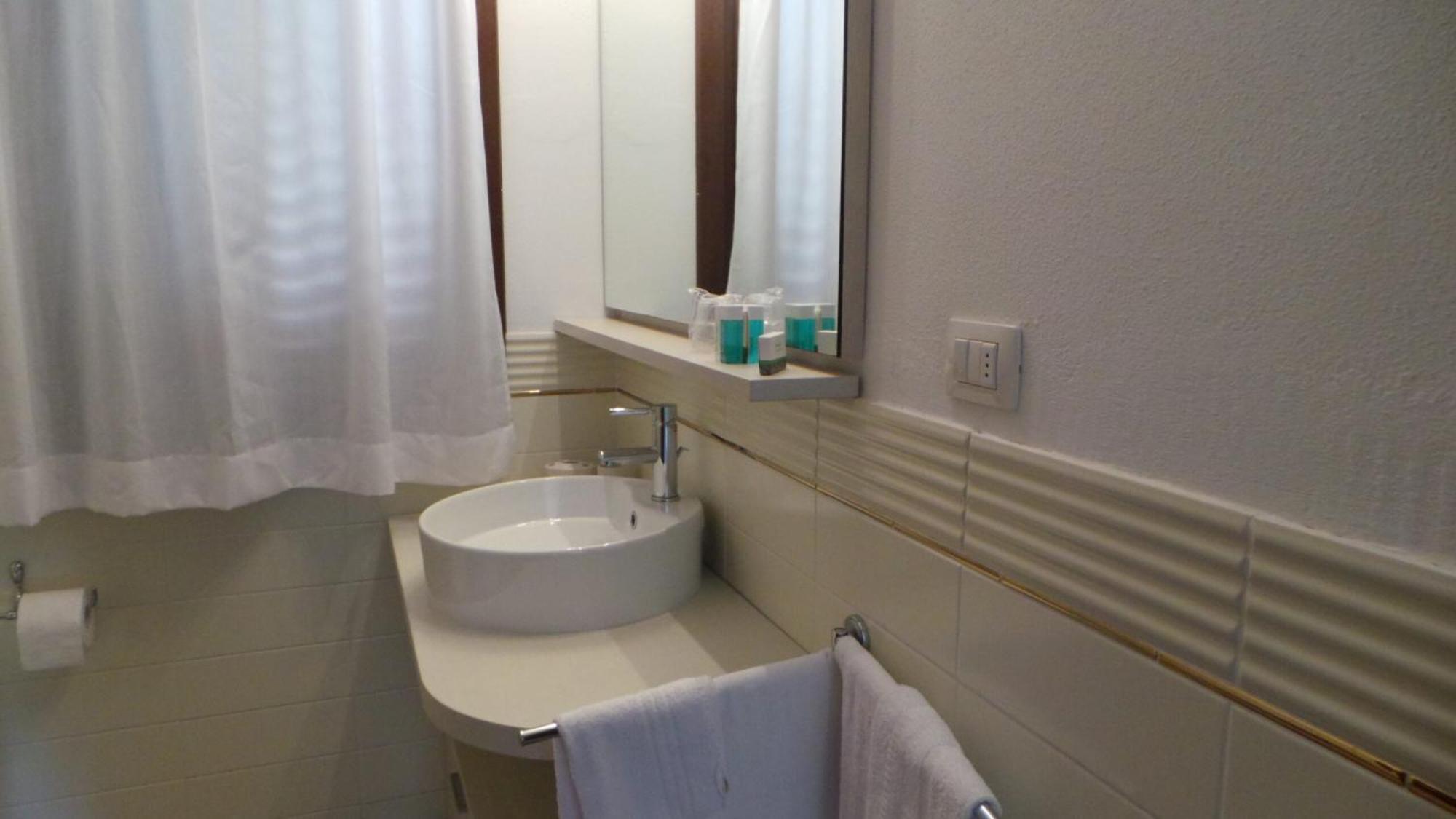 La Fenice Resort Олбия Екстериор снимка